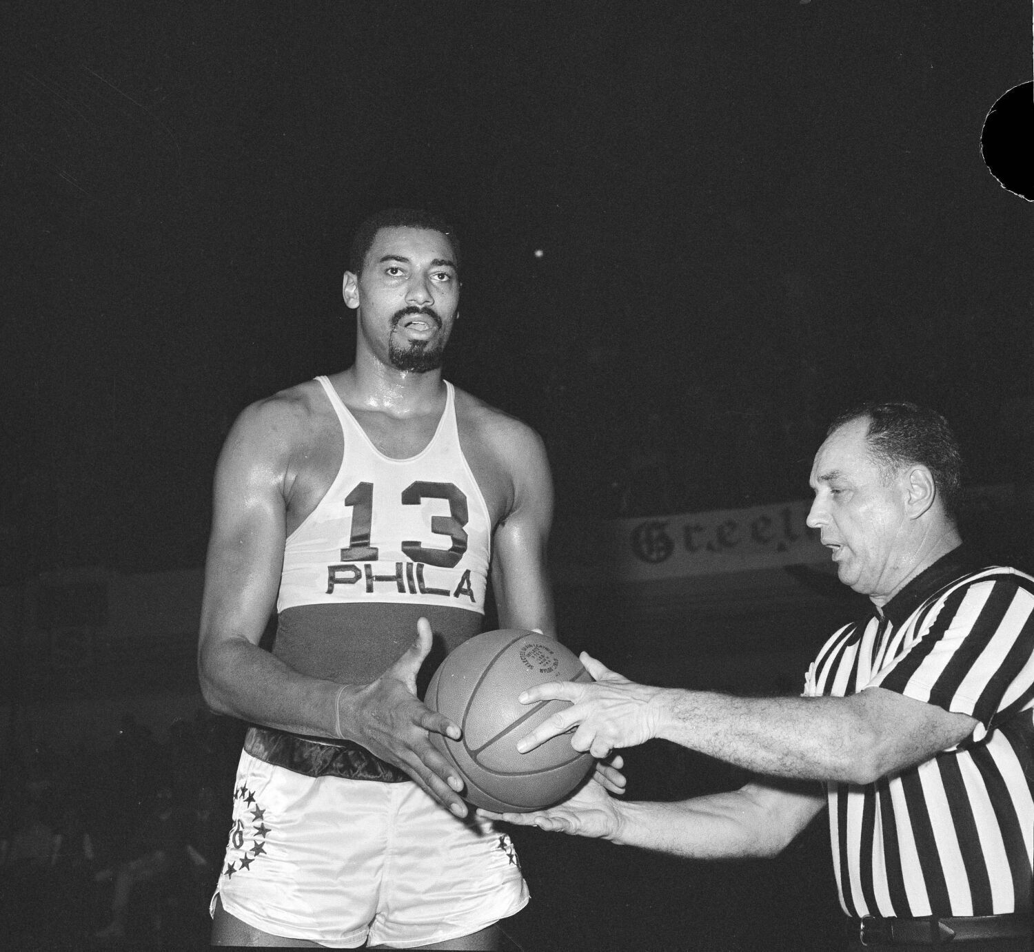 1965: San Francisco Warriors deal Wilt Chamberlain to Philadelphia 76ers